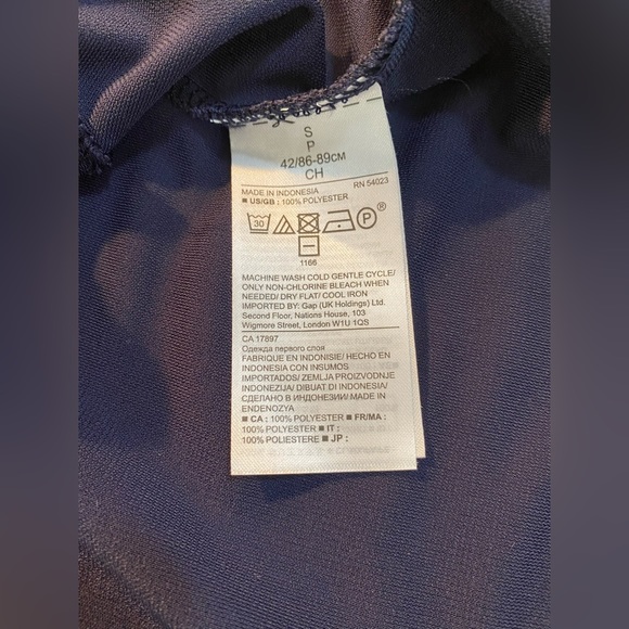 Banana Republic sleeveless top.  EUC - Picture 9 of 9